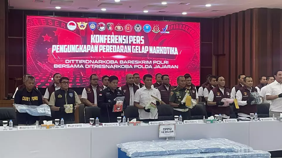 Perang Narkoba Tak Berhenti, Polri Bongkar Sindikat Raksasa Rp 221 M Perang Narkoba Tak Berhenti, Polri Bongkar Sindikat Raksasa Rp 221 M
