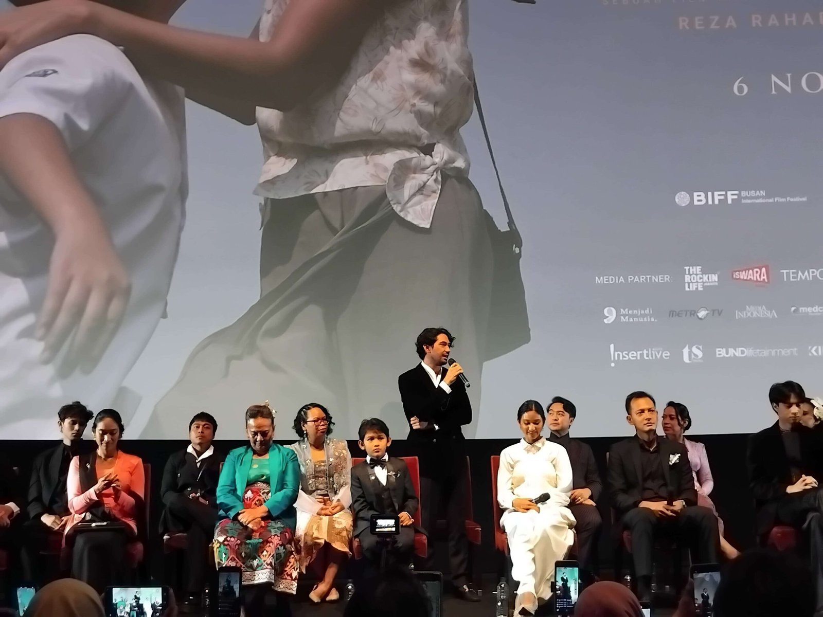 Ibu Menjadi Inspirasi Reza Rahadian dalam Film ‘Pangku’ Ibu Menjadi Inspirasi Reza Rahadian dalam Film ‘Pangku’