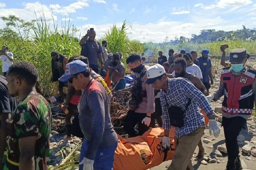 Korban Hanyut di Nduga Ditemukan Tewas Setelah Terseret 40 Kilometer, 14 Masih Hilang Korban Hanyut di Nduga Ditemukan Tewas Setelah Terseret 40 Kilometer, 14 Masih Hilang
