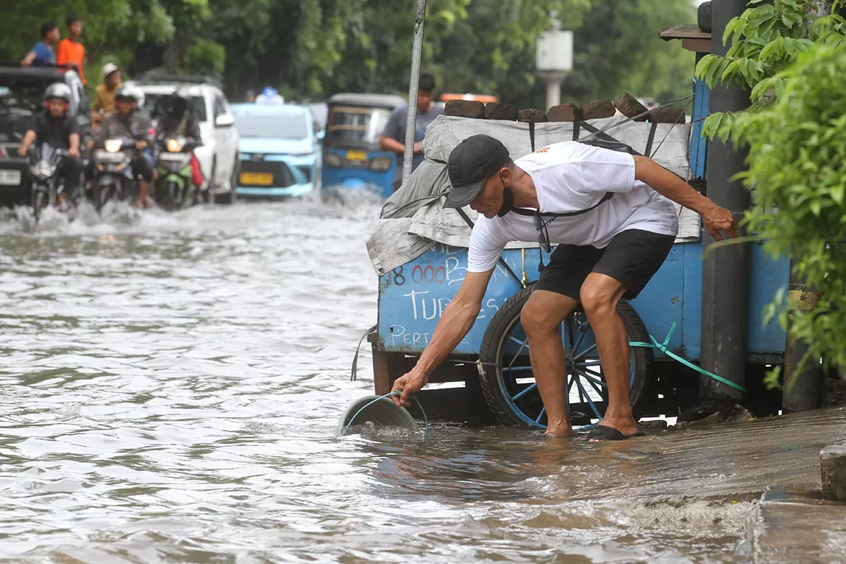 Hujan Deras Picu Banjir di Beberapa Wilayah Jabodetabek
