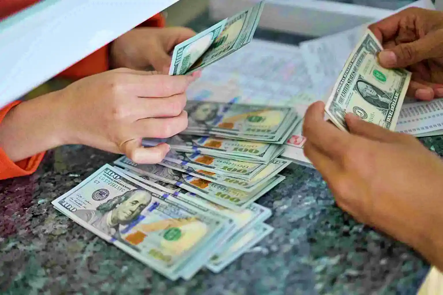 Dolar AS Menguat Kembali, Sentimen Pasar Membaik
