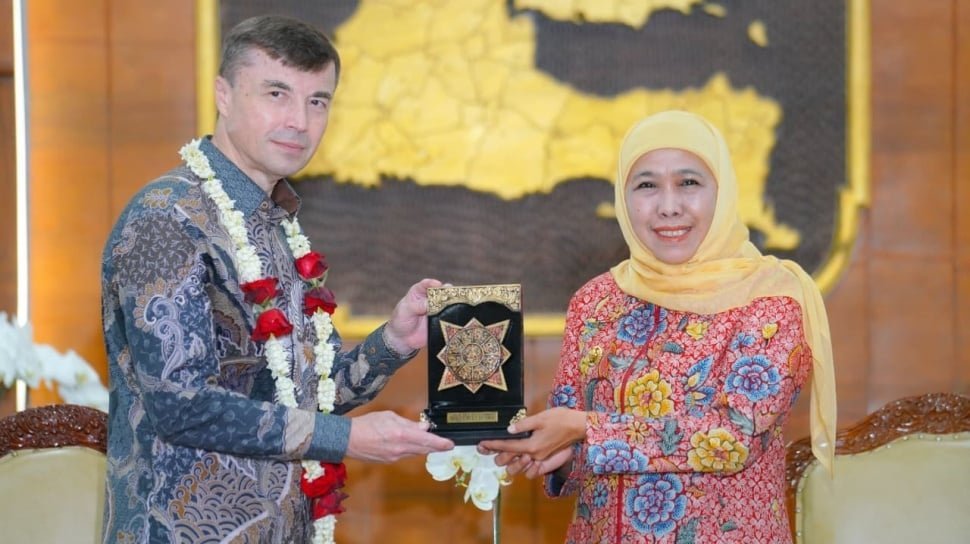 Khofifah Indar Parawansa Bahas Kerja Sama Maritim dan Pendidikan dengan Penasihat Presiden Rusia Khofifah Indar Parawansa Bahas Kerja Sama Maritim dan Pendidikan dengan Penasihat Presiden Rusia