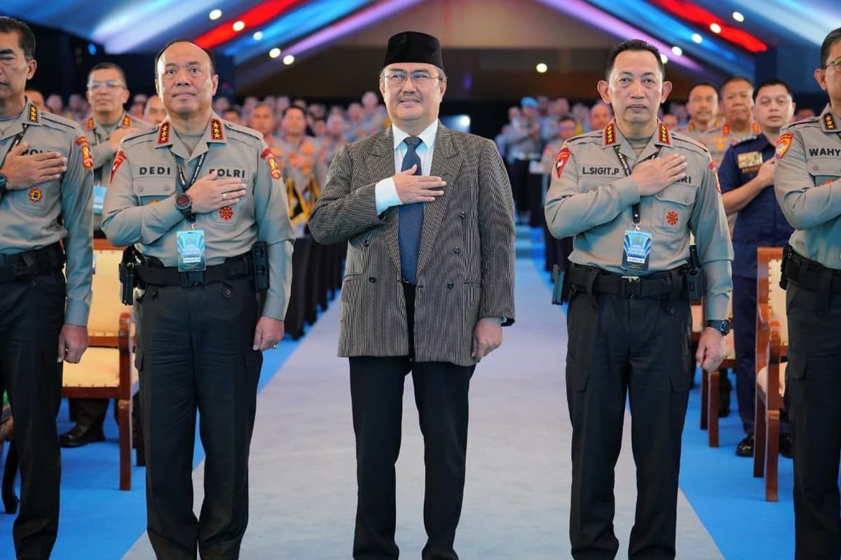 Komisi Reformasi Polri Pastikan Arah Kebijakan Rampung Awal 2026 Komisi Reformasi Polri Pastikan Arah Kebijakan Rampung Awal 2026