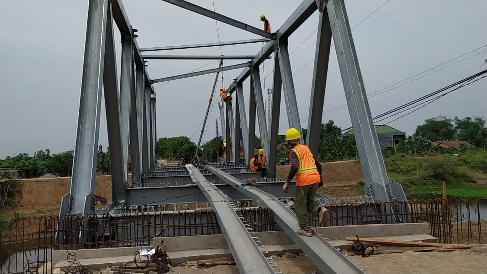 Aturan Terbaru Pemkab Garut: ASN Wajib Gunakan Transportasi Umum Dua Hari Sepekan Aturan Terbaru Pemkab Garut: ASN Wajib Gunakan Transportasi Umum Dua Hari Sepekan
