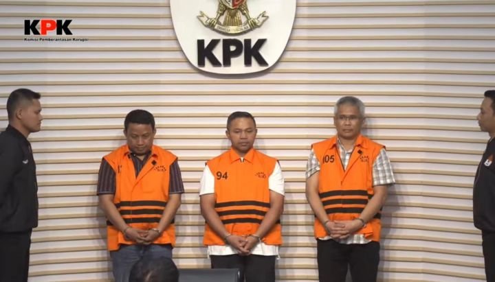 Kasus ‘Jatah Preman’ Gubernur Riau: Kode “7 Batang” Terungkap Kasus ‘Jatah Preman’ Gubernur Riau: Kode “7 Batang” Terungkap