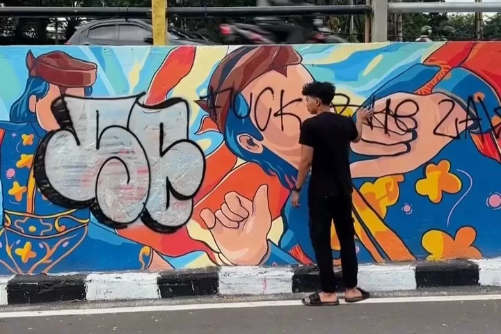 Vandalisme di Surabaya Viral, Eri Cahyadi Siap Tindak Tegas Pelaku Perusakan Mural Vandalisme di Surabaya Viral, Eri Cahyadi Siap Tindak Tegas Pelaku Perusakan Mural