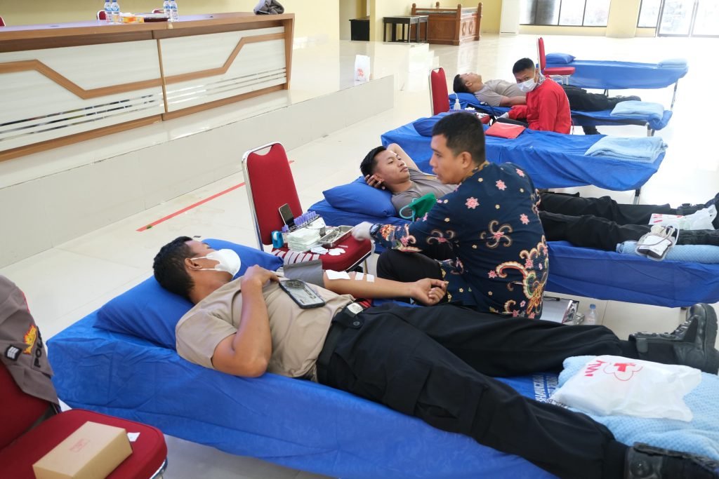 Rayakan HUT Jasa Raharja, Ditlantas Polda Sultra Laksanakan Donor Darah