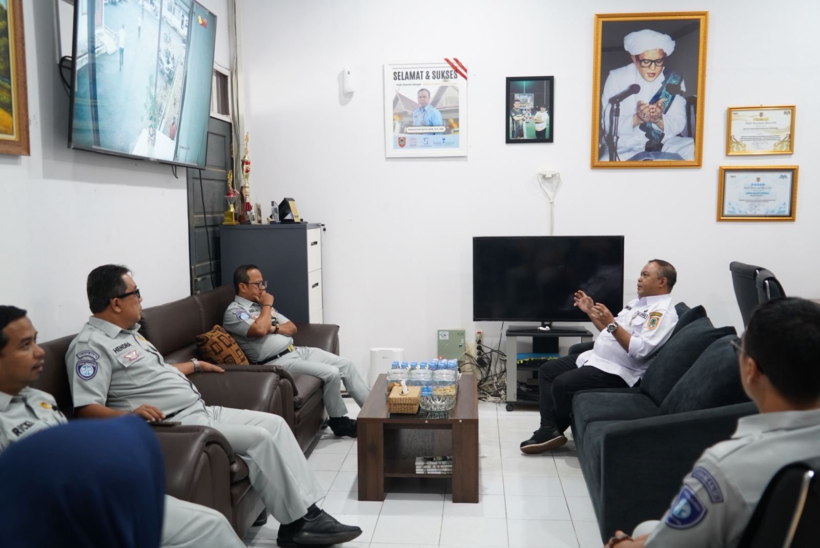 Bantuan Jasa Raharja Kalsel Dorong UNUKASE Menuju Kampus Ramah Lingkungan