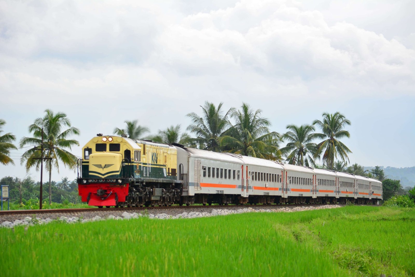 KA Lokal Dorong Perputaran Ekonomi dan Kelancaran Mobilitas Selama Nataru 2025