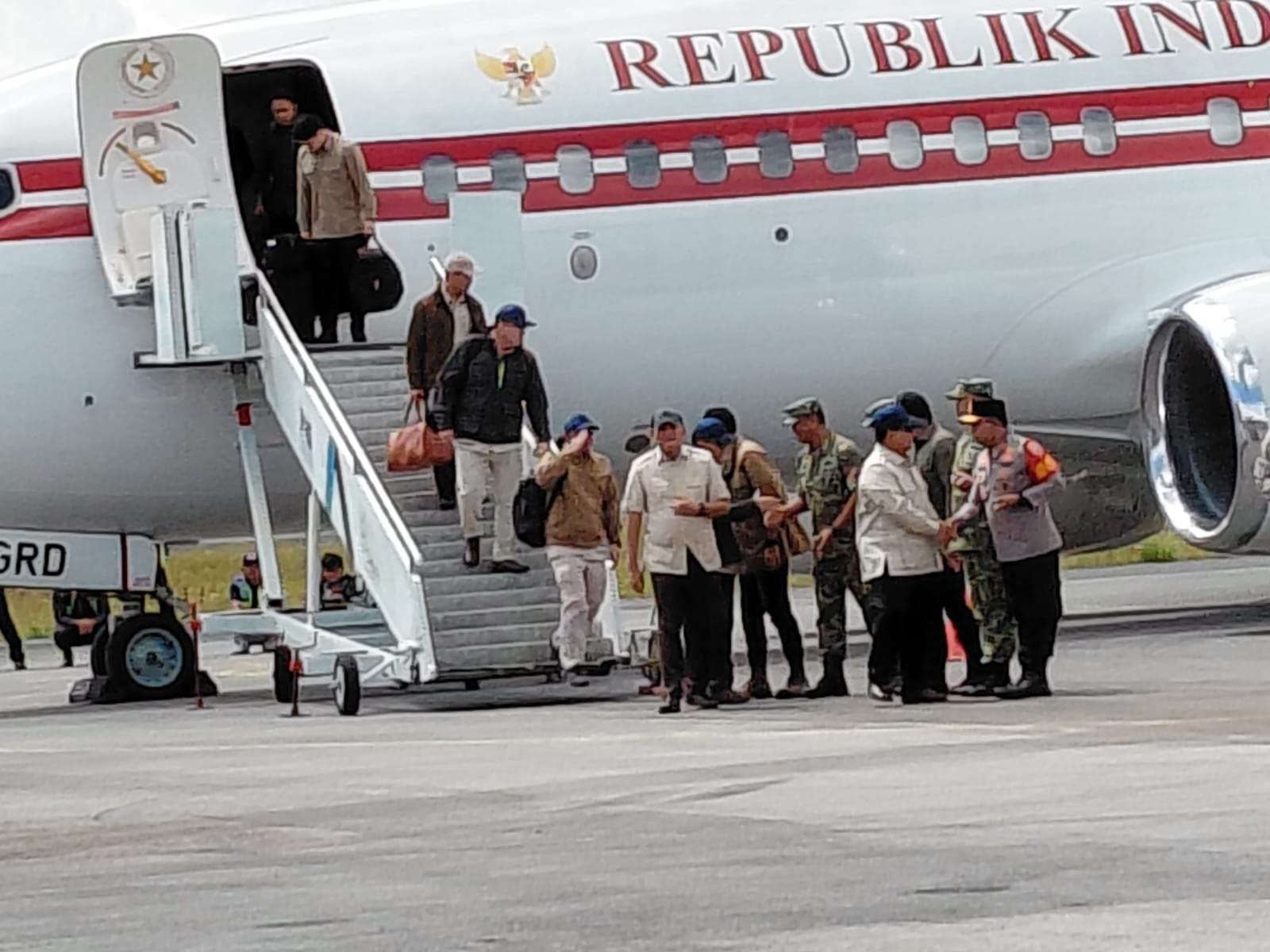 Tiba di Silangit, Prabowo Subianto Cek Pembangunan Jembatan Bailey di Tapanuli Selatan