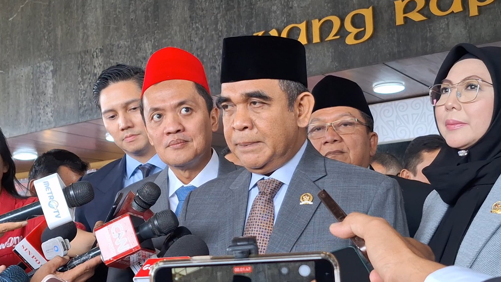 Pertemuan Ketua MPR dan Presiden Prabowo Singgung Rencana Amendemen UUD Pertemuan Ketua MPR dan Presiden Prabowo Singgung Rencana Amendemen UUD