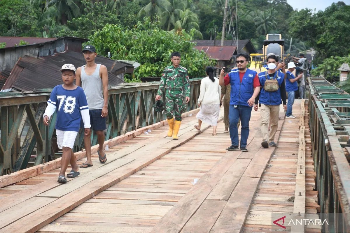 TNI AD Percepat Pembangunan Jembatan Bailey di Tapanuli Tengah