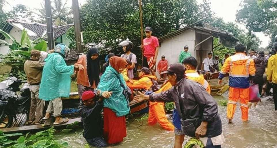 Stok Logistik Korban Banjir Pandeglang Menipis, BPBD Harapkan Bantuan Tambahan