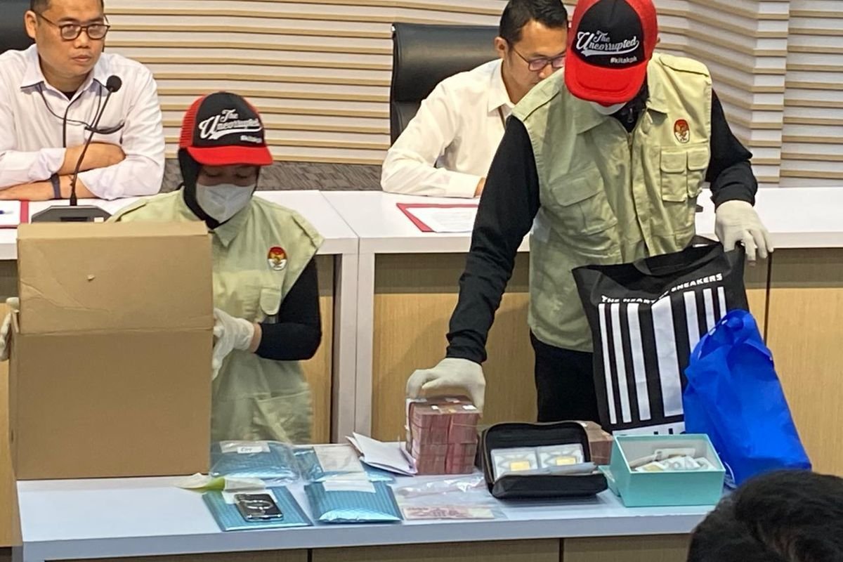 OTT Pejabat Pajak Jakarta Utara: KPK Sita Logam Mulia 1,3 Kg dan Ungkap Suap Modus All In