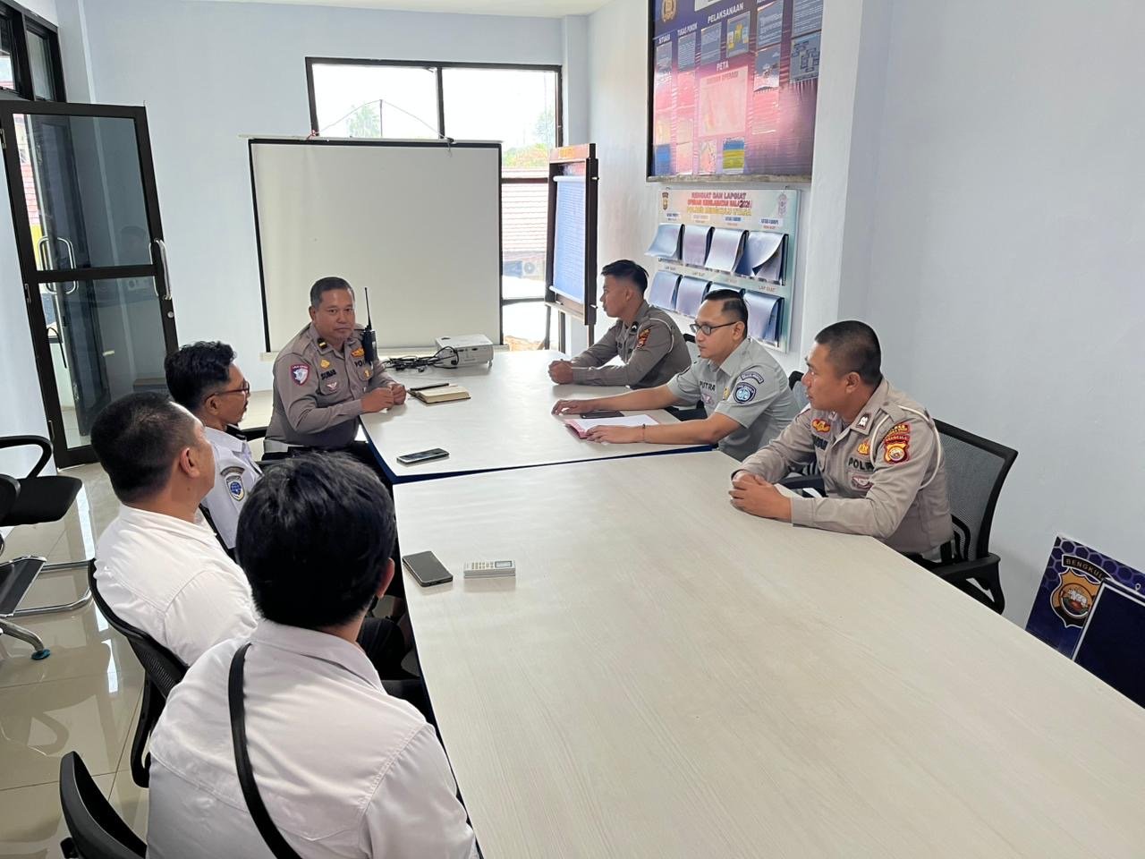 Jasa Raharja Bengkulu Hadiri FLLAJ Kabupaten Bengkulu Utara, Perkuat Sinergi Keselamatan Lalu Lintas Jasa Raharja Bengkulu Hadiri FLLAJ Kabupaten Bengkulu Utara, Perkuat Sinergi Keselamatan Lalu Lintas