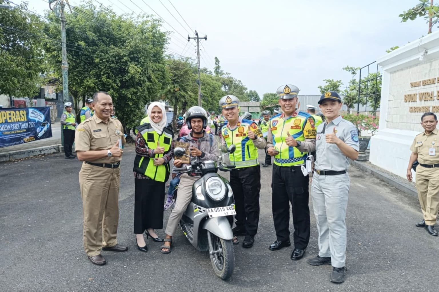 Sapa Pengendara dengan Humanis, Jasa Raharja Magelang dan Tim Pembina Samsat Kebumen Gelar Safety Campaign di Jalan Tentara Pelajar