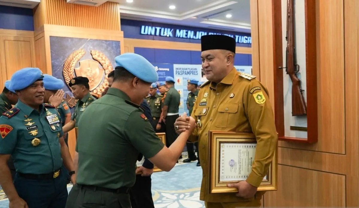 Sinergi Paspampres dan Pemkab Bogor, Bupati Terima Brevet Kehormatan Setia Waspada Sinergi Paspampres dan Pemkab Bogor, Bupati Terima Brevet Kehormatan Setia Waspada