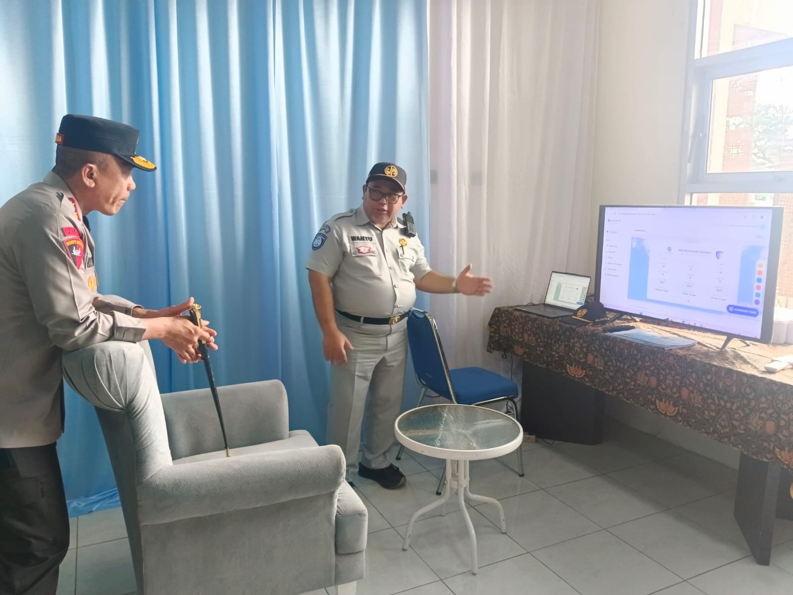 PT Jasa Raharja dan Polres Sambut Kunjungan Kapolda Jawa Barat di Posyanter Technopark Ciawi Tasikmalaya dan Pos Pelayanan Limbangan Garut