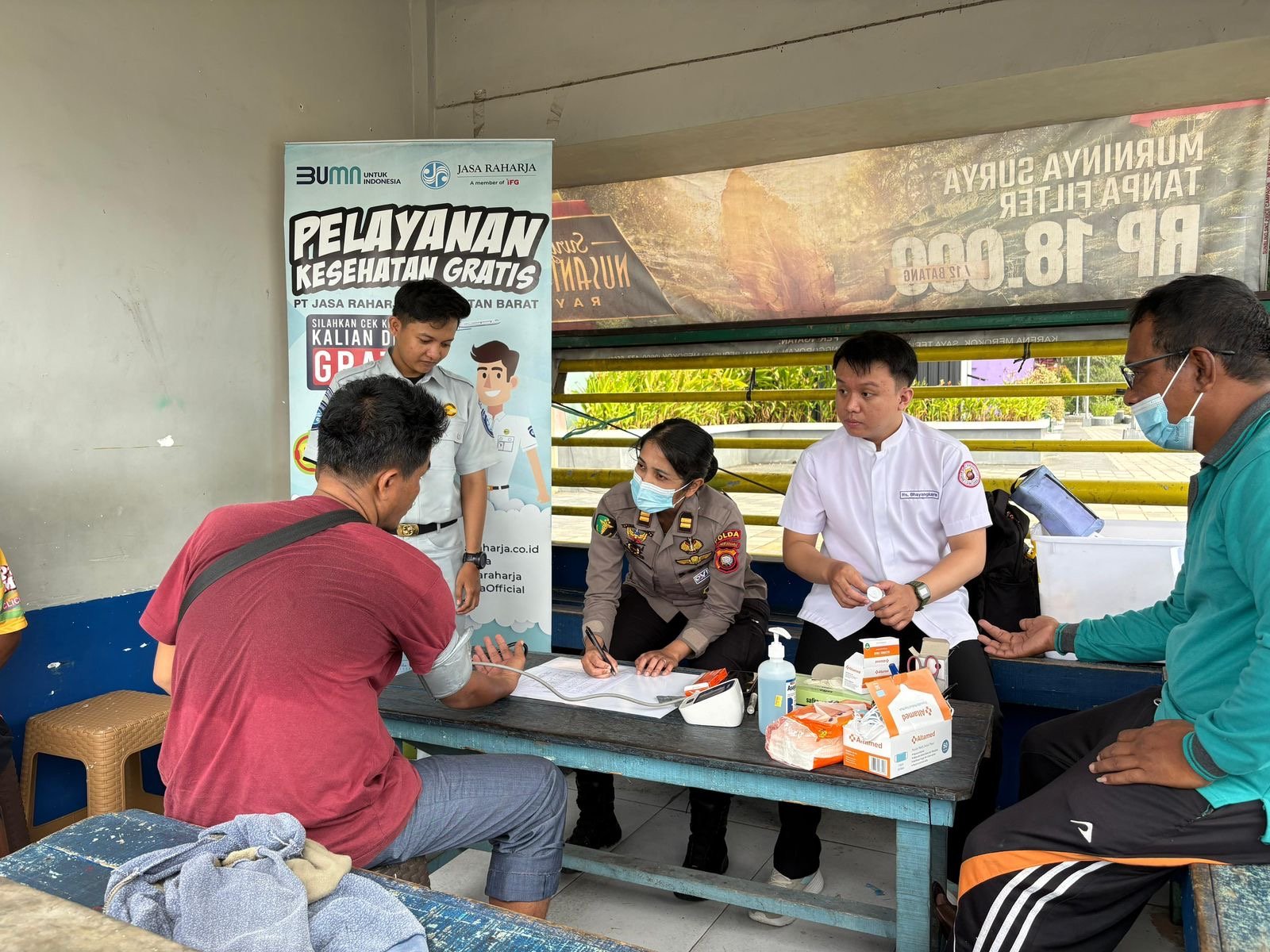 Jasa Raharja Kalimantan Barat Gelar Pelayanan Kesehatan Gratis (MUKL) bagi Penumpang di Pelabuhan Senghie dan Rasau Jaya