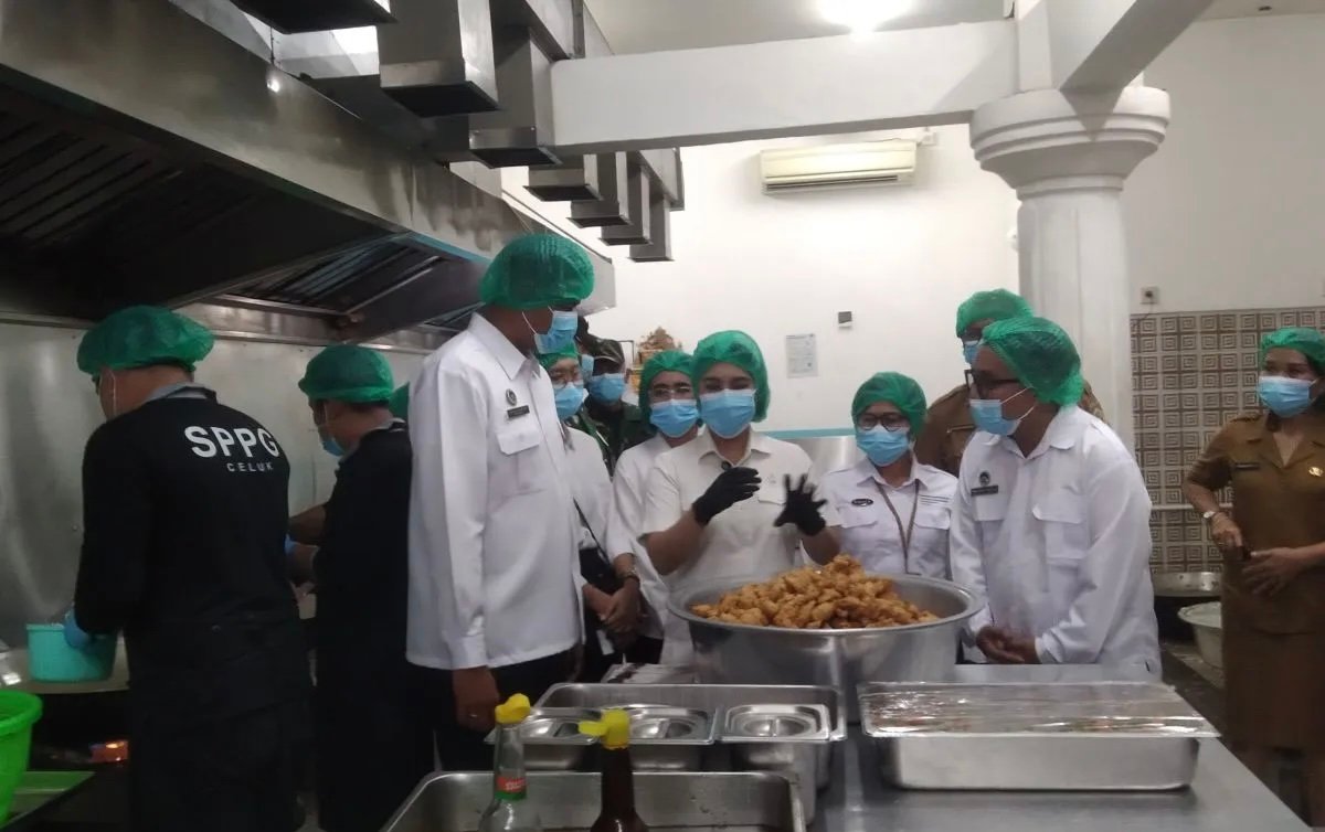 Wamendukbangga Larang SPPG Pakai Pangan Olahan demi Optimalkan Nutrisi Anak