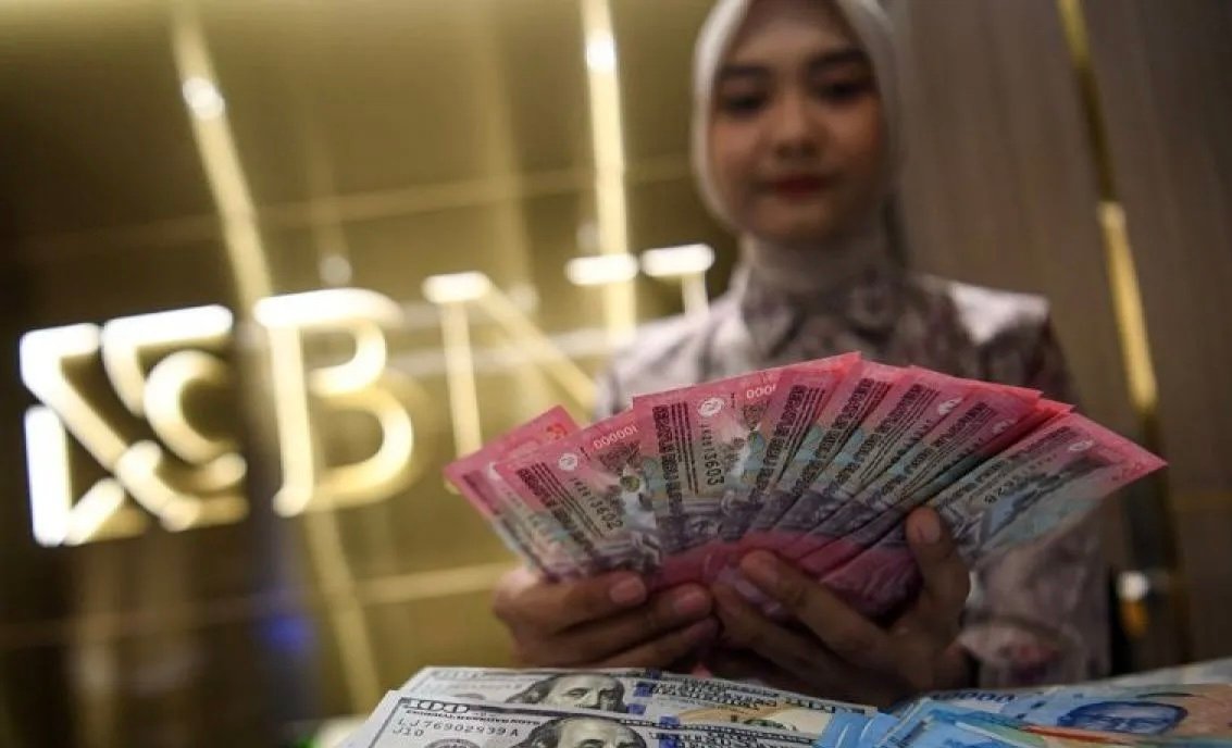 Imbas Ketegangan Global, Nilai Tukar Rupiah Terjerembap ke Level Terendah