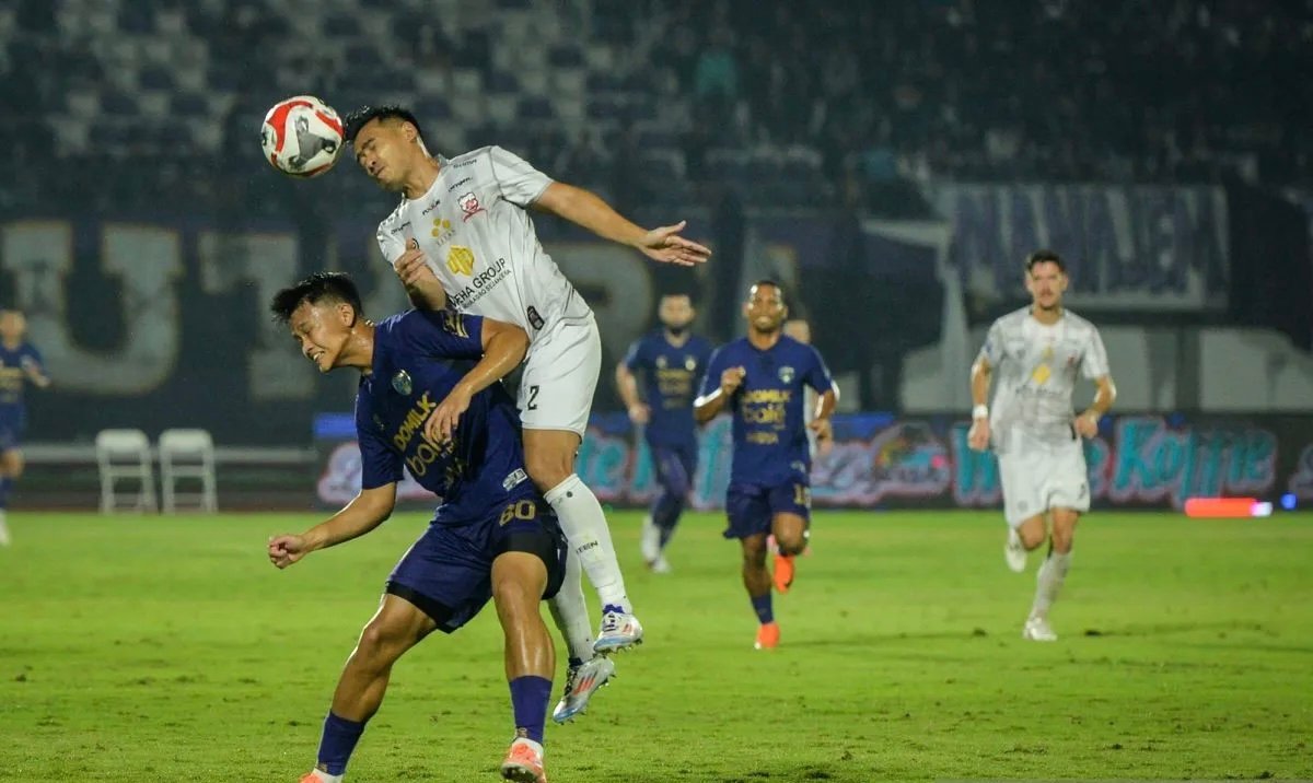Tampil Tak Berdaya Lawan Persita, Pelatih Madura United Minta Maaf Atas Performa Buruk Tim