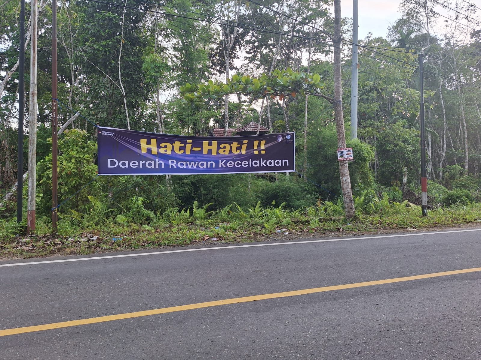 140 Spanduk Terpasang, Jasa Raharja Kalteng Gencarkan Imbauan Keselamatan di Jalur Rawan Laka 140 Spanduk Terpasang, Jasa Raharja Kalteng Gencarkan Imbauan Keselamatan di Jalur Rawan Laka