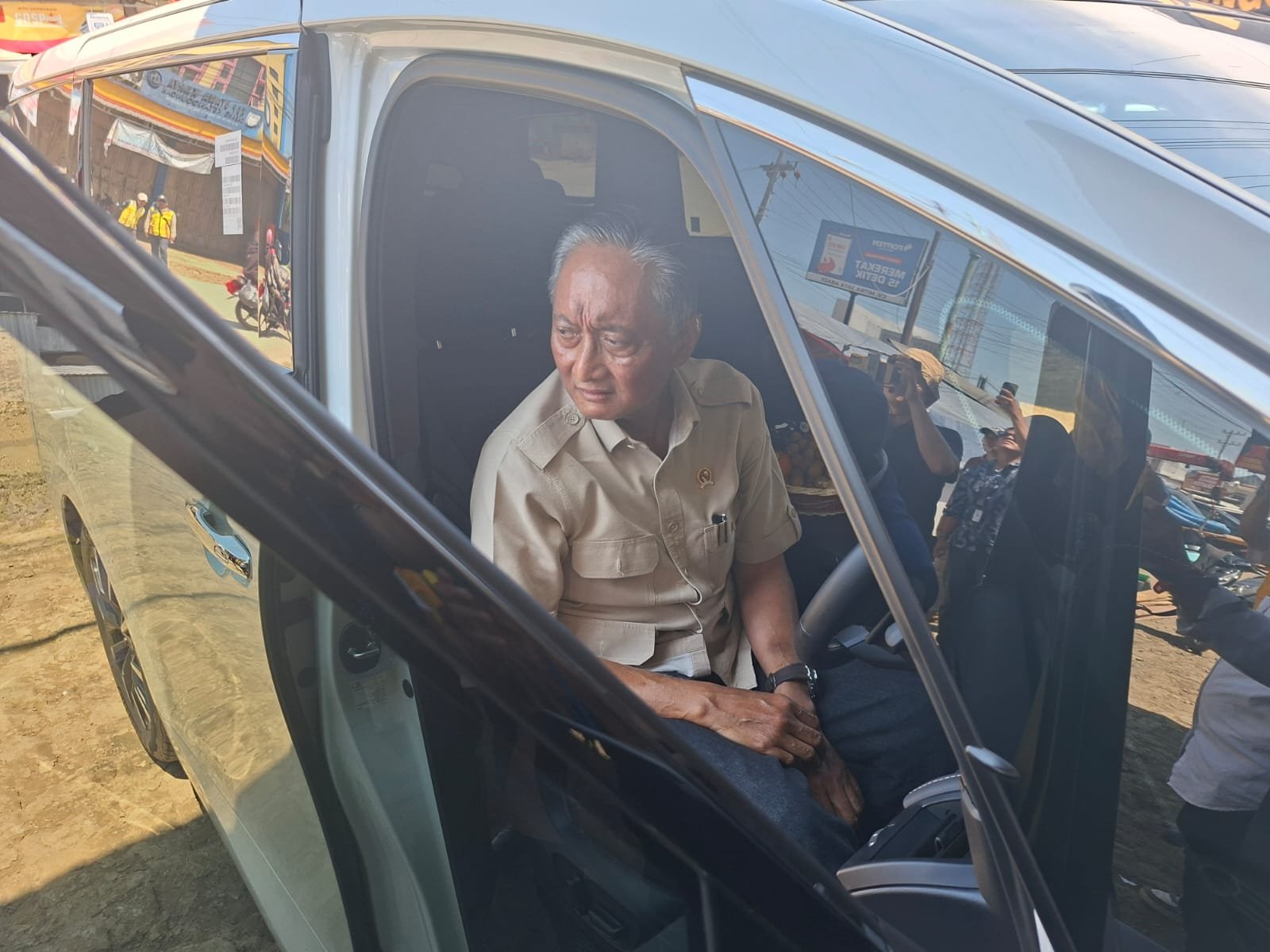 Menteri PU Nyetir Sendiri di Trans Jawa, Puji Kualitas Tol yang Siap Dukung Arus Balik Menteri PU Nyetir Sendiri di Trans Jawa, Puji Kualitas Tol yang Siap Dukung Arus Balik