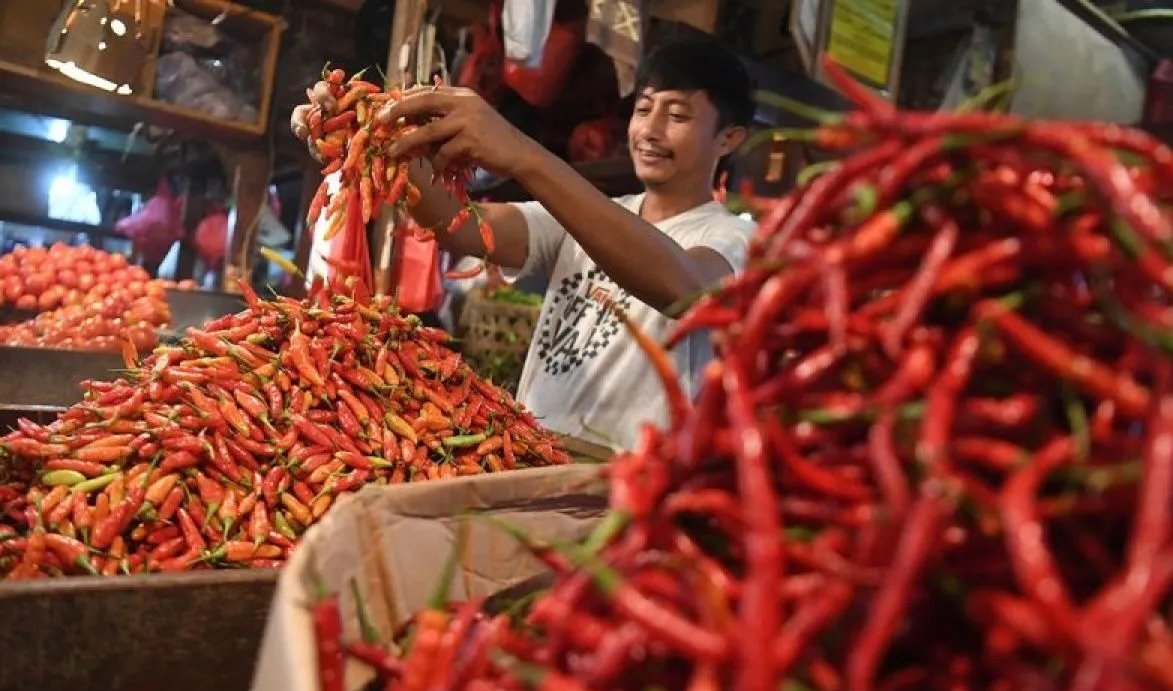 Daftar Harga Bahan Pokok Hari Ini: Cabai Rawit Merah Tembus Rp83 Ribu per Kg