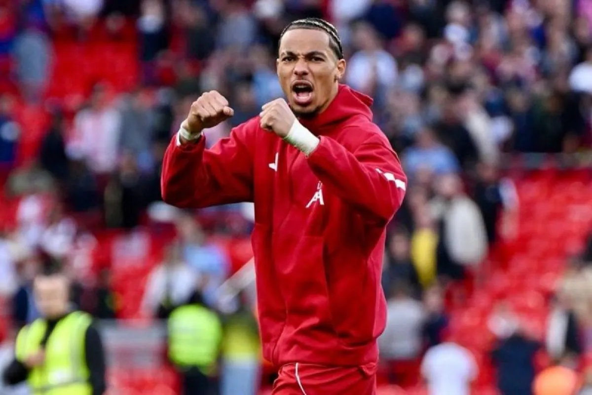 Arne Slot Konfirmasi Cedera Hugo Ekitike “Cukup Parah” Usai Laga Terakhir