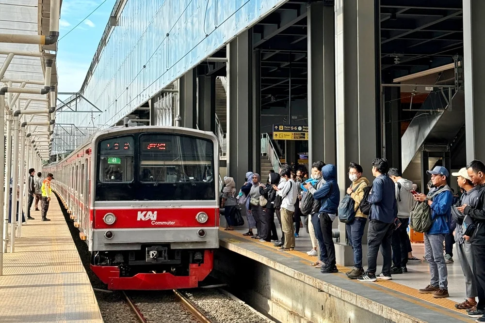 KAI Commuter Pastikan Tarif KRL Tidak Naik, Fokus Tingkatkan Fasilitas Stasiun