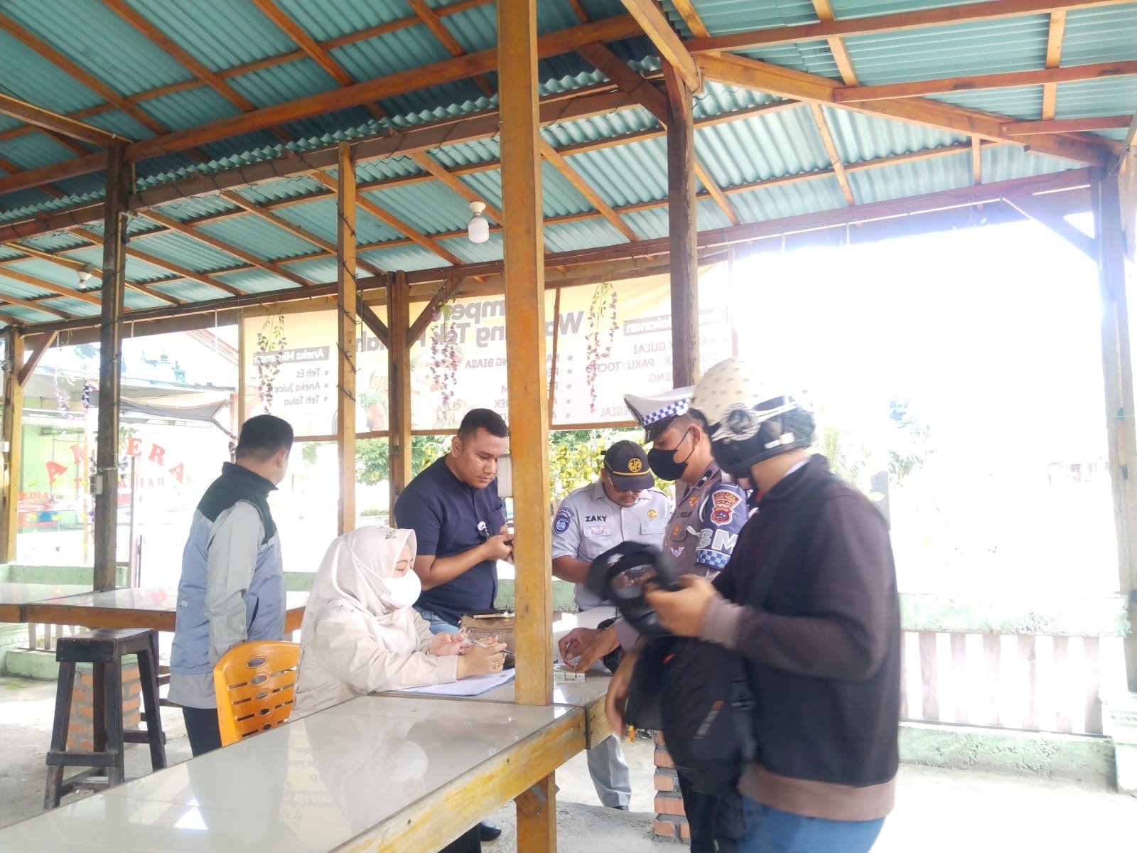 Jasa Raharja Sumbar Gelar Operasi Gabungan Bersama Samsat Padang Pariaman untuk Tingkatkan Kepatuhan Pengguna Kendaraan Jasa Raharja Sumbar Gelar Operasi Gabungan Bersama Samsat Padang Pariaman untuk Tingkatkan Kepatuhan Pengguna Kendaraan