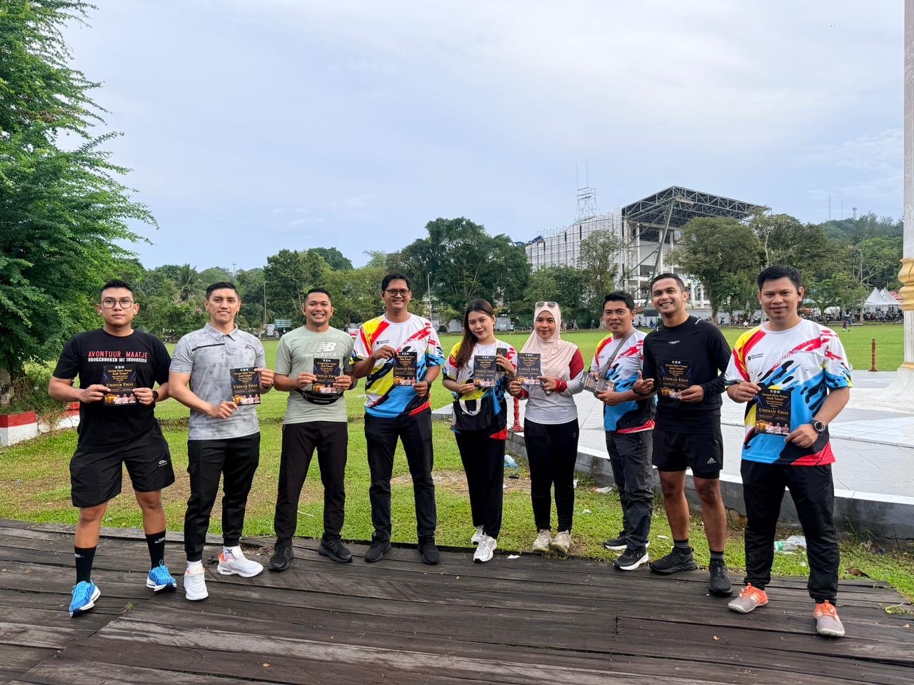 Jasa Raharja Sosialisasikan Program Undian Emas Melalui Pembagian Flyer di Lapangan Merdeka Balikpapan