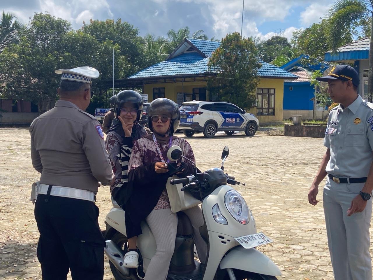 Tim Pembina Samsat Kotabaru Bangun Budaya Tertib Kendaraan di Terminal Serongga