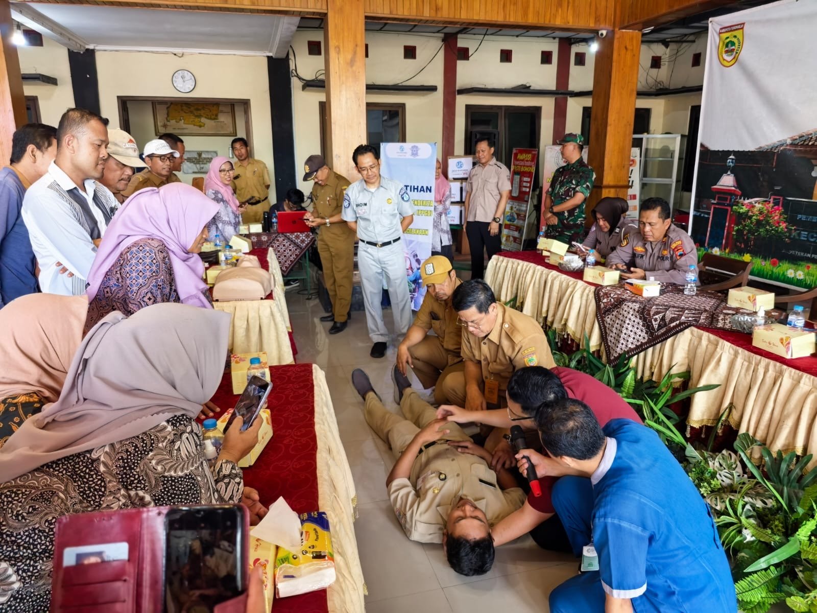 PT Jasa Raharja Cabang Sukoharjo Gelar Pengobatan Gratis dan Sosialisasi Penanganan Gawat Darurat Bersama RS Nirmala Suri di Kecamatan Mojolaban PT Jasa Raharja Cabang Sukoharjo Gelar Pengobatan Gratis dan Sosialisasi Penanganan Gawat Darurat Bersama RS Nirmala Suri di Kecamatan Mojolaban