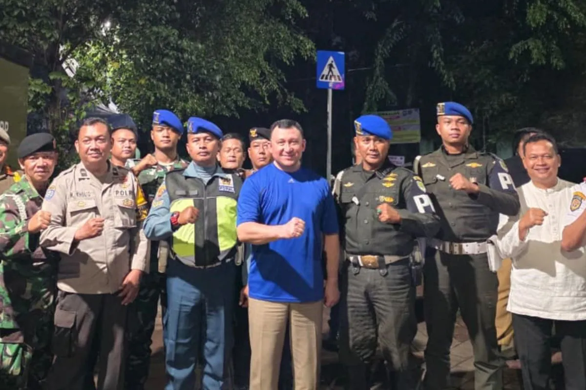 Atasi Kemacetan, Satpol PP Jakarta Utara Tertibkan PKL dan Parkir Liar di Danau Sunter