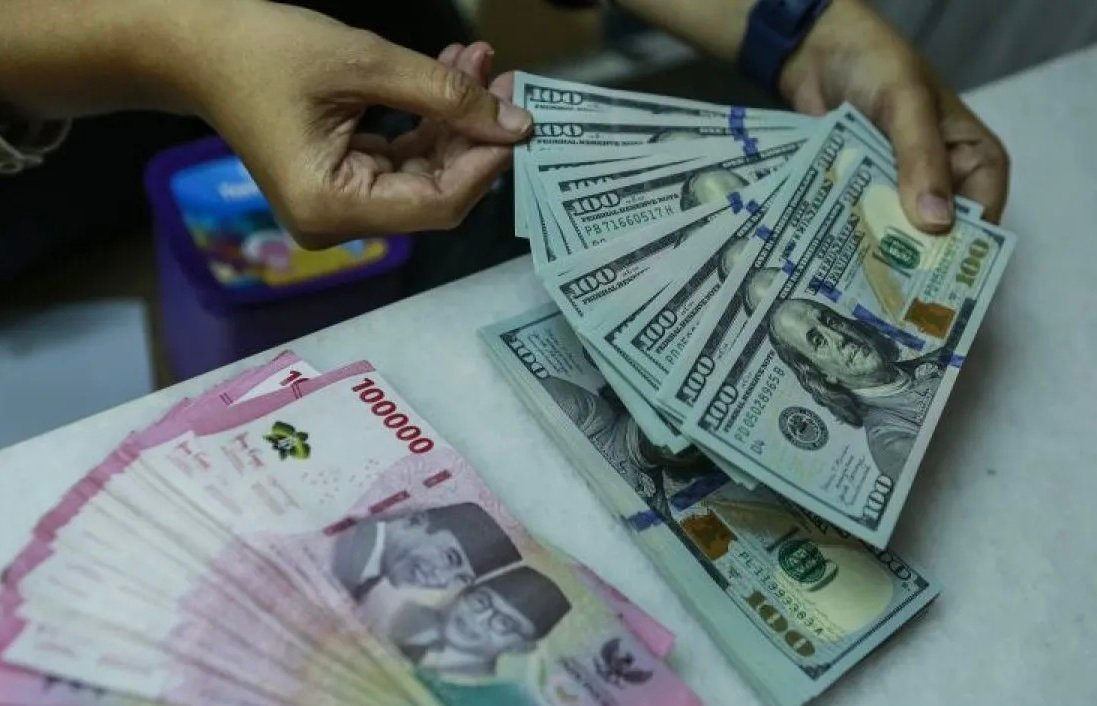 Ketegangan Timur Tengah Mereda, Rupiah Kembali Perkasa terhadap Dolar AS Ketegangan Timur Tengah Mereda, Rupiah Kembali Perkasa terhadap Dolar AS