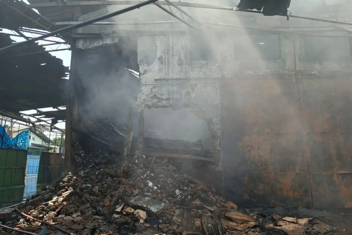 Situasi Terkini Gudang Miami Jakarta Barat, Muncul Letupan di Tengah Proses Pendinginan