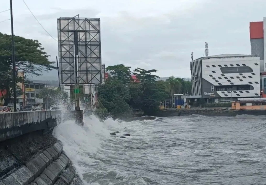 BMKG Minta Warga Pesisir Maluku Waspadai Potensi Banjir Rob