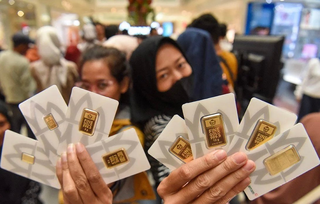 Harga Emas Antam Kamis Ini Merosot Tajam ke Rp2,754 Juta per Gram