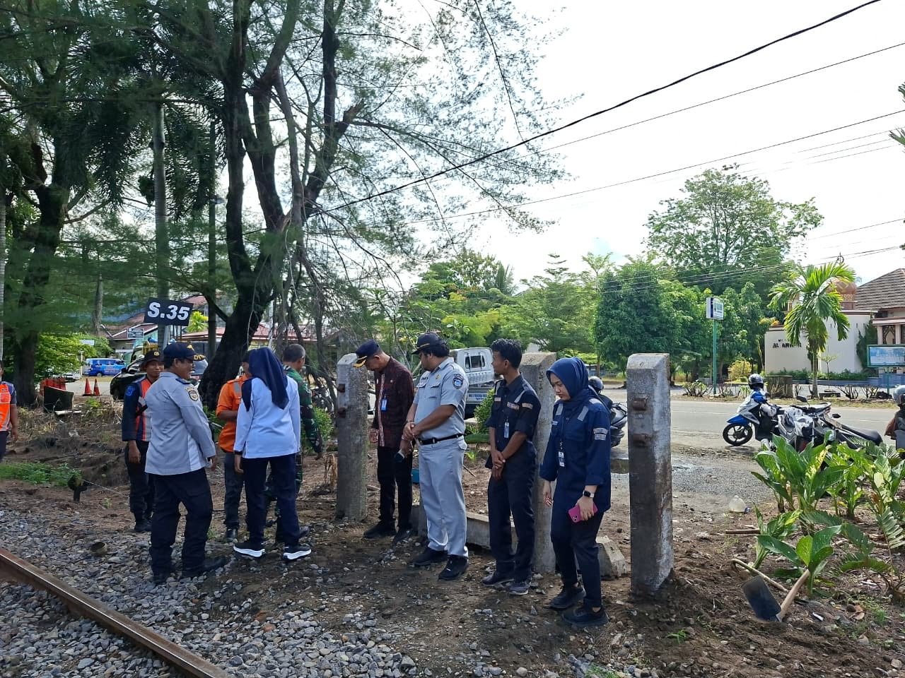 Perlintasan Liar di Lubuk Alung Ditutup, Upaya Bersama Tingkatkan Keselamatan Perjalanan Kereta Api dan Pengguna Jalan