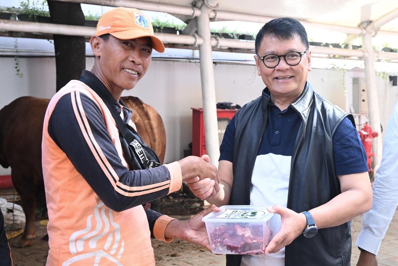 Maknai Semangat Idul Adha 1447 H, Jasa Raharja Hadir Berbagi untuk Masyarakat melalui Penyaluran Paket Daging Kurban Maknai Semangat Idul Adha 1447 H, Jasa Raharja Hadir Berbagi untuk Masyarakat melalui Penyaluran Paket Daging Kurban