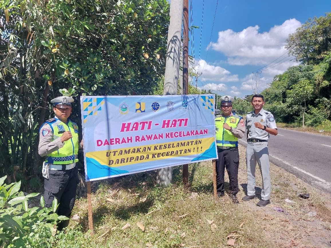 Pemasangan Spanduk Keselamatan Jadi Langkah Nyata Jasa Raharja Sumbawa Tekan Angka Kecelakaan