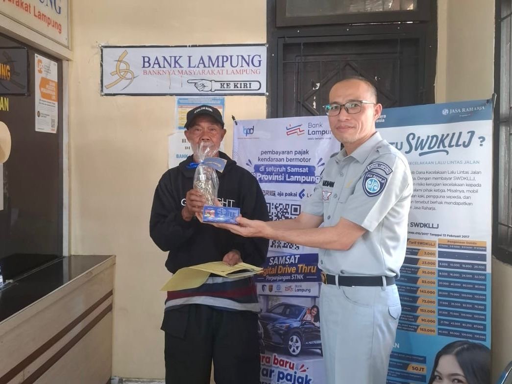 Bupati dan Kapolres Way Kanan Tinjau Hari Pertama Program Keringanan Pajak, Berikan Apresiasi Wajib Pajak Taat
