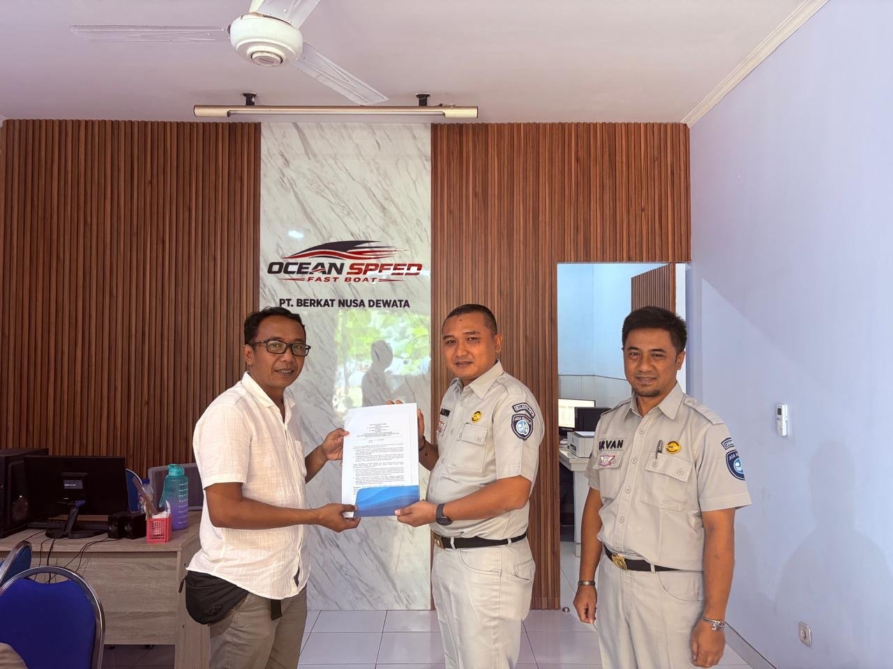 Perkuat Sinergi dan Kepatuhan IWKL, PT Jasa Raharja Wilayah Bali Laksanakan CRM dan Penandatanganan PKS bersama PT Berkat Nusa Dewata