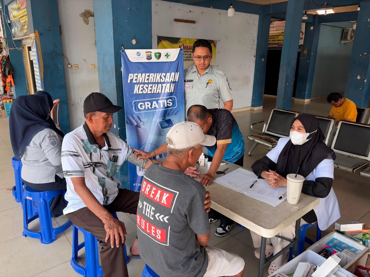 Jasa Raharja Kalsel Hadirkan Layanan Kesehatan Gratis untuk Penumpang dan Kru Bus Jasa Raharja Kalsel Hadirkan Layanan Kesehatan Gratis untuk Penumpang dan Kru Bus