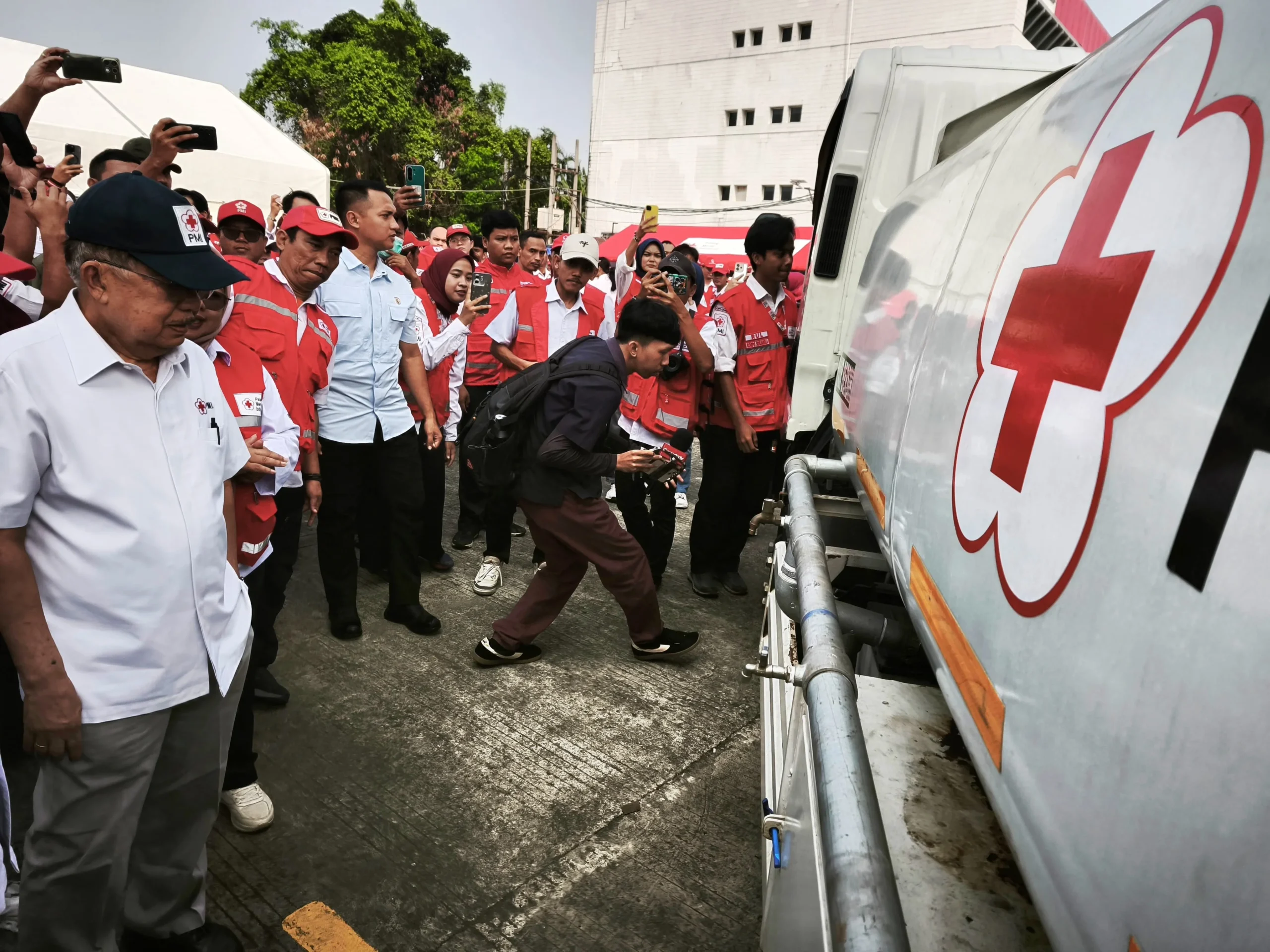 Hadapi El Nino, JK Pimpin PMI Kerahkan 400 Mobil Tangki Air Bersih