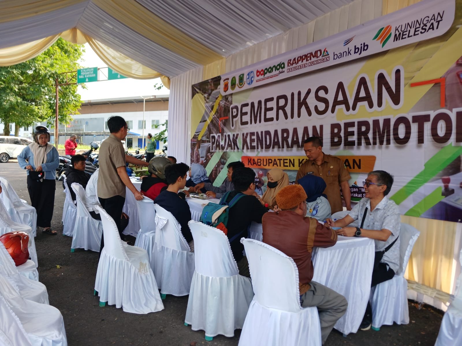 Dorong tertib Administrasi dan Perkuat Kolaborasi, Jasa Raharja Cabang Cirebon Bersama Tim Pembina Samsat Kuningan Melaksanakan Pemeriksaan Pajak Kendaraan Bermotor Di Kab Kuningan