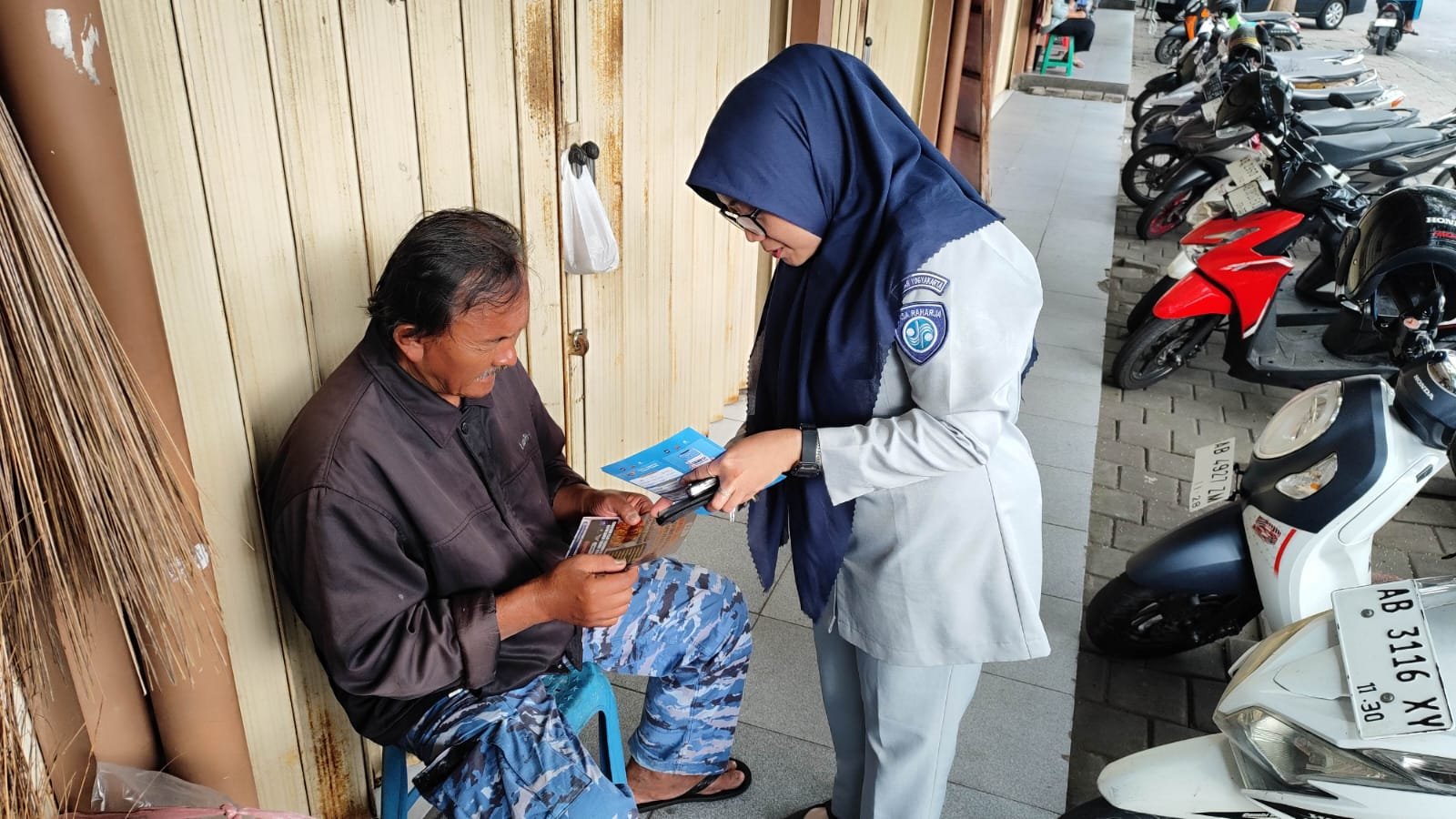 Glorifikasi Reward Emas di Pasar Sleman, Jasa Raharja Ajak Masyarakat Manfaatkan Layanan Pajak Digital