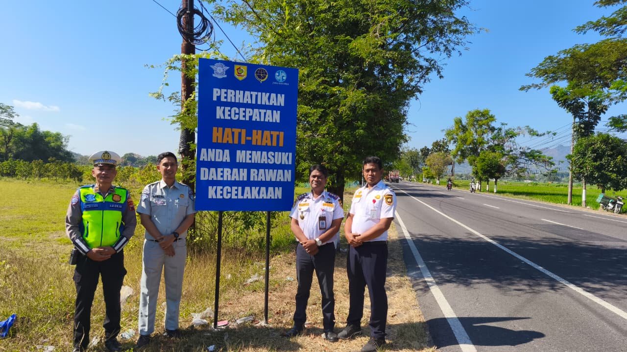 Cegah Kecelakaan, Jasa Raharja Bersama Dishub dan Satlantas Pasang Papan Keselamatan di Titik Rawan Wonogiri